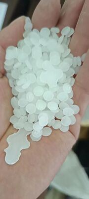 Un buon prezzo. Agenti ausiliari di plastica / gomma cera PE per la fabbricazione di candele in linea