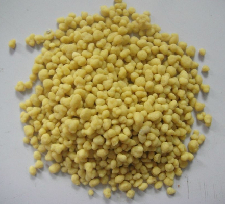 Un buon prezzo. Fertilizzante di fosfato di diammonio con peso molecolare di 132,06 g/mol e tenore di umidità di 0,1 - 0,3% in linea