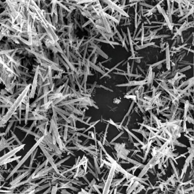 Un buon prezzo. Baffo di solfato di calcio monocristallino dell'ago CAS 7778-18-9 Materia prima industriale di cristallo puro in linea