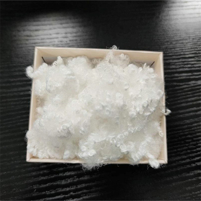 Un buon prezzo. Fibra di poliestere HCS cavo coniugato siliconizzato Fibra di poliestere per cuscino 3D 7D 15D 32mm 51mm 64mm in linea